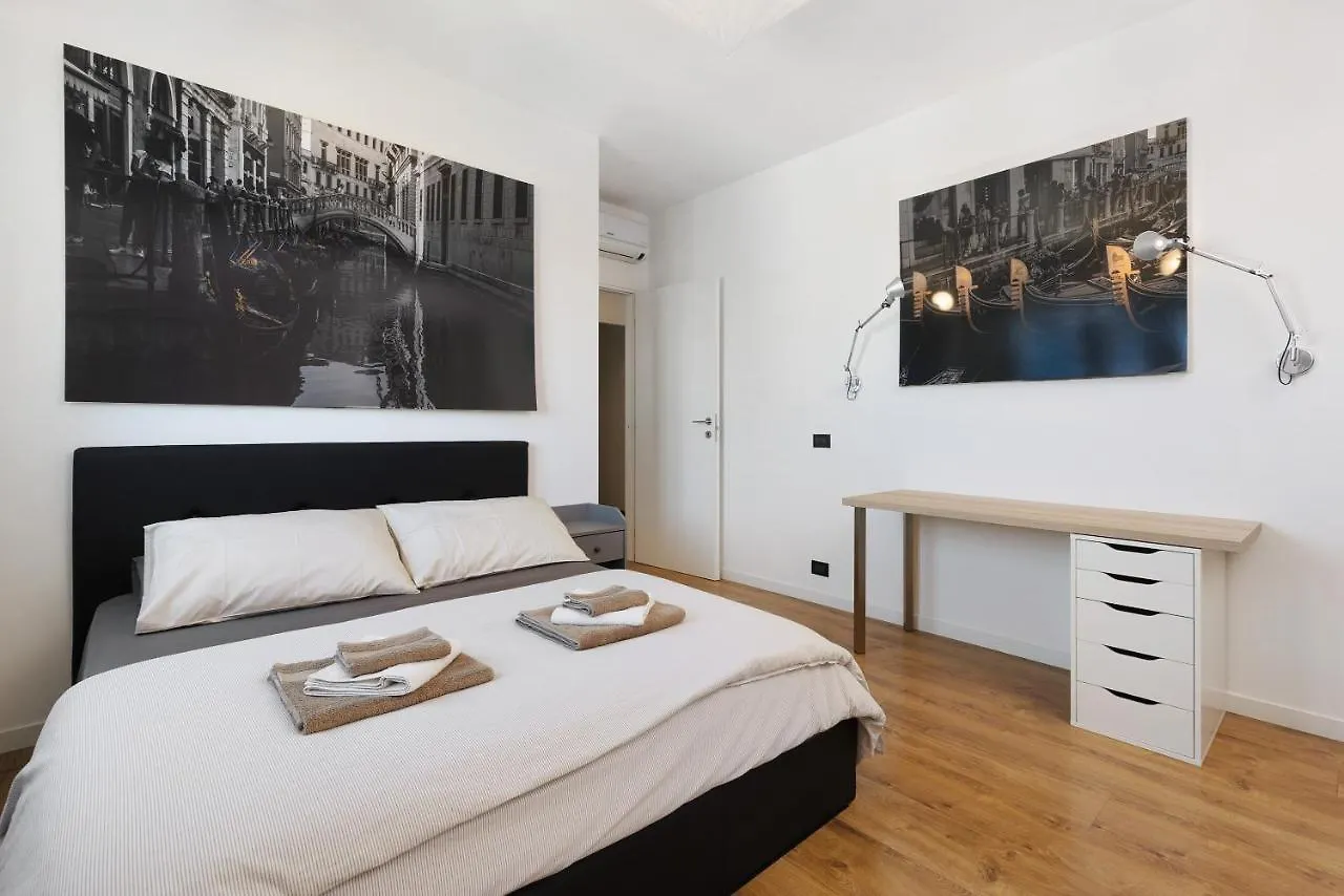 Plajhome Mestre Apartment